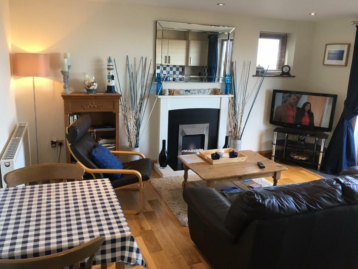 Crud Yr Awel Apartment Y Felinheli Exteriör bild
